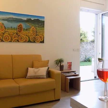 Millyholidays - Sunflower - Center - Nearby - Private Garden - Pool *