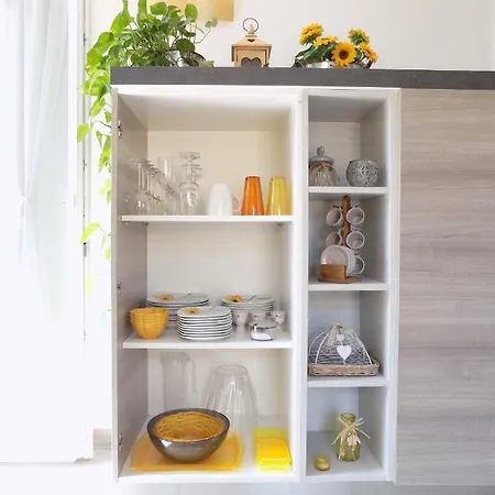 Millyholidays - Sunflower - Center - Nearby - Private Garden - Pool Daire Bardolino