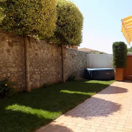 Millyholidays - Sunflower - Center - Nearby - Private Garden - Pool * Bardolino