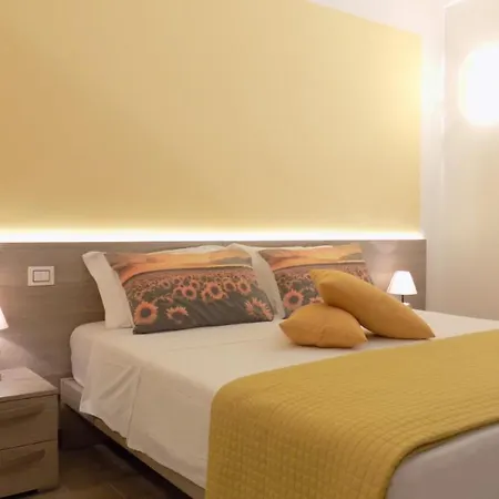 Millyholidays - Sunflower - Center - Nearby - Private Garden - Pool *