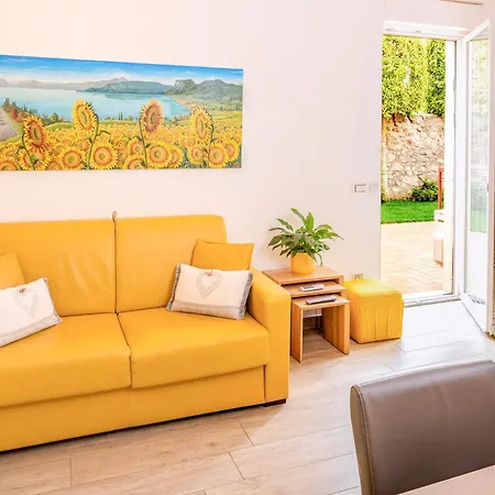 Millyholidays - Sunflower - Center - Nearby - Private Garden - Pool Apartamento