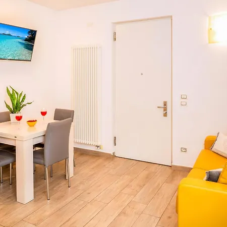 Apartamento Millyholidays - Sunflower - Center - Nearby - Private Garden - Pool Bardolino