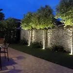 Millyholidays - Sunflower - Center - Nearby - Private Garden - Pool Διαμέρισμα Μπαρντολίνο