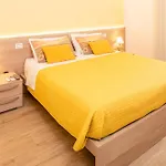 Apartment Millyholidays - Sunflower - Center - Nearby - Private Garden - Pool