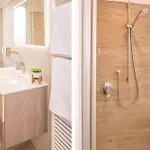 Millyholidays - Sunflower - Center - Nearby - Private Garden - Pool Apartment *