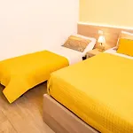 Millyholidays - Sunflower - Center - Nearby - Private Garden - Pool Διαμέρισμα Μπαρντολίνο