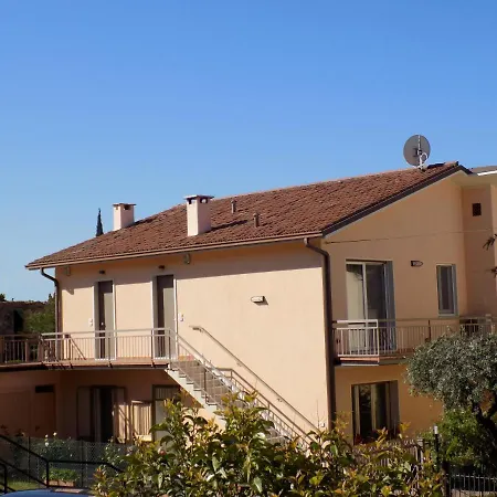 Millyholidays - Sunflower - Center - Nearby - Private Garden - Pool Apartment Bardolino