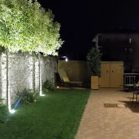 Millyholidays - Sunflower - Center - Nearby - Private Garden - Pool * Bardolino