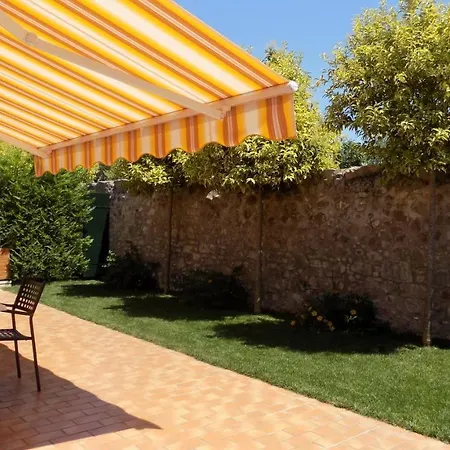 Millyholidays - Sunflower - Center - Nearby - Private Garden - Pool Apartment *