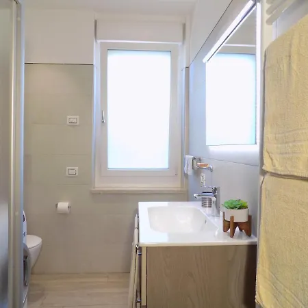 Apartamento Millyholidays - Sunflower - Center - Nearby - Private Garden - Pool Bardolino