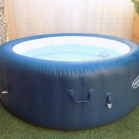 Apartamento Millyholidays - Sunflower - Center - Nearby - Private Garden - Pool