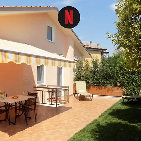 Millyholidays - Sunflower - Center - Nearby - Private Garden - Pool