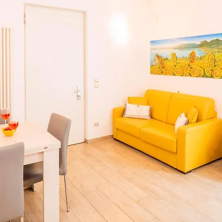 Millyholidays - Sunflower - Center - Nearby - Private Garden - Pool Bardolino