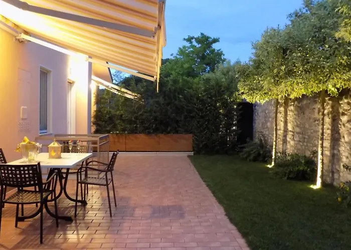 Millyholidays - Sunflower - Center - Nearby - Private Garden - Pool Appartement *