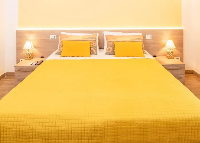 Appartement Millyholidays - Sunflower - Center - Nearby - Private Garden - Pool