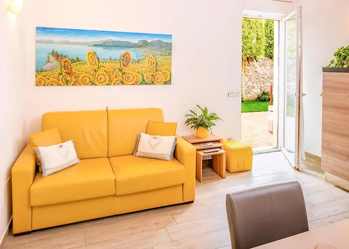 Millyholidays - Sunflower - Center - Nearby - Private Garden - Pool Appartement