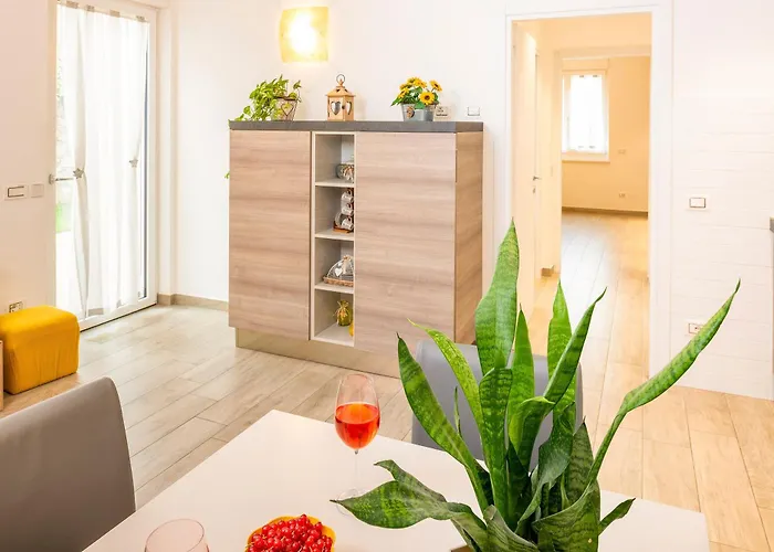 Millyholidays - Sunflower - Center - Nearby - Private Garden - Pool Bardolino