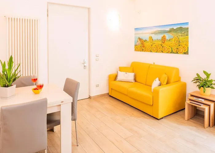 Millyholidays - Sunflower - Center - Nearby - Private Garden - Pool Bardolino