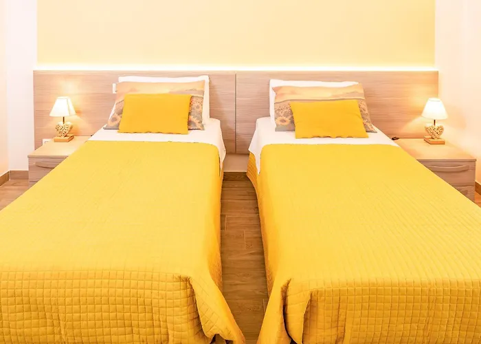 Millyholidays - Sunflower - Center - Nearby - Private Garden - Pool